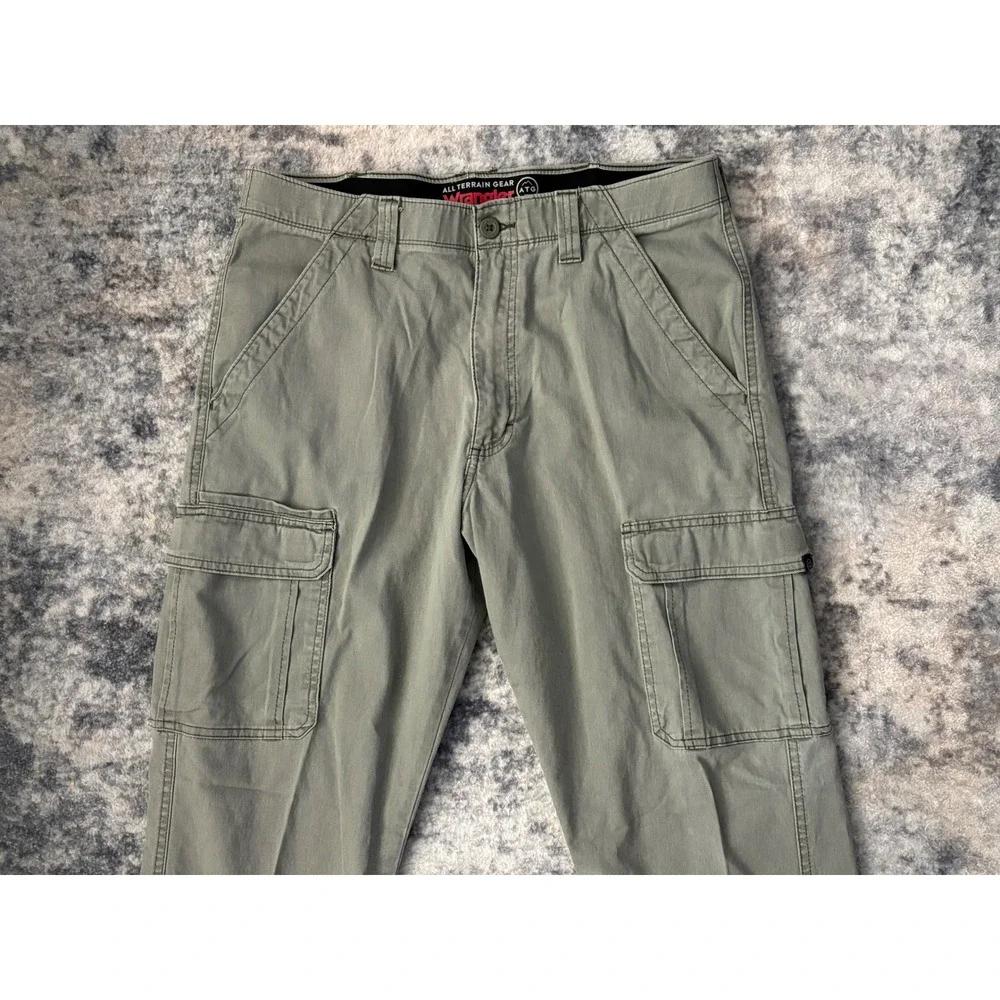 WRANGLER ATG All Terrain Gear Relaxed Cargo Pant Size 34x31 Green Hiking Outdoor